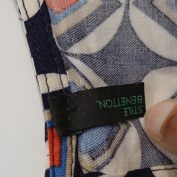 STILE BENETTON Boat Neck Blouse with Buttons on the back size S Geometric Shapes - Picture 4 of 9